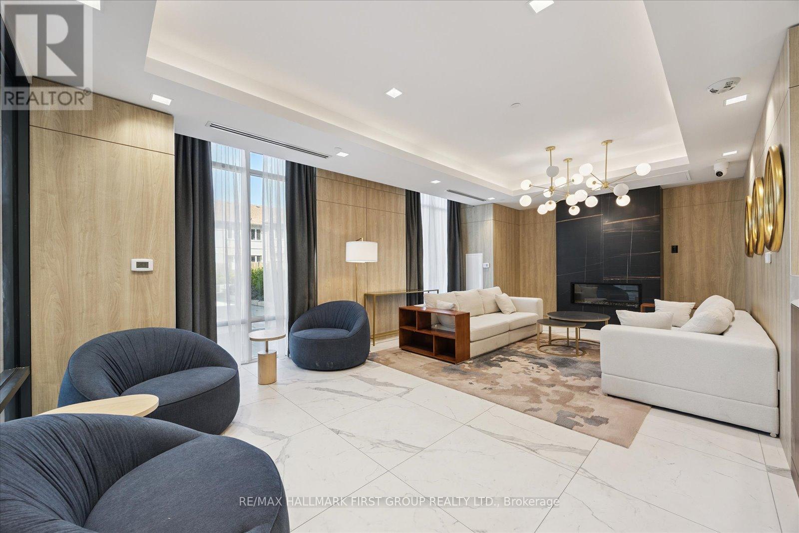 302 - 1010 Dundas Street E, Whitby (Pringle Creek), ON - Indoor