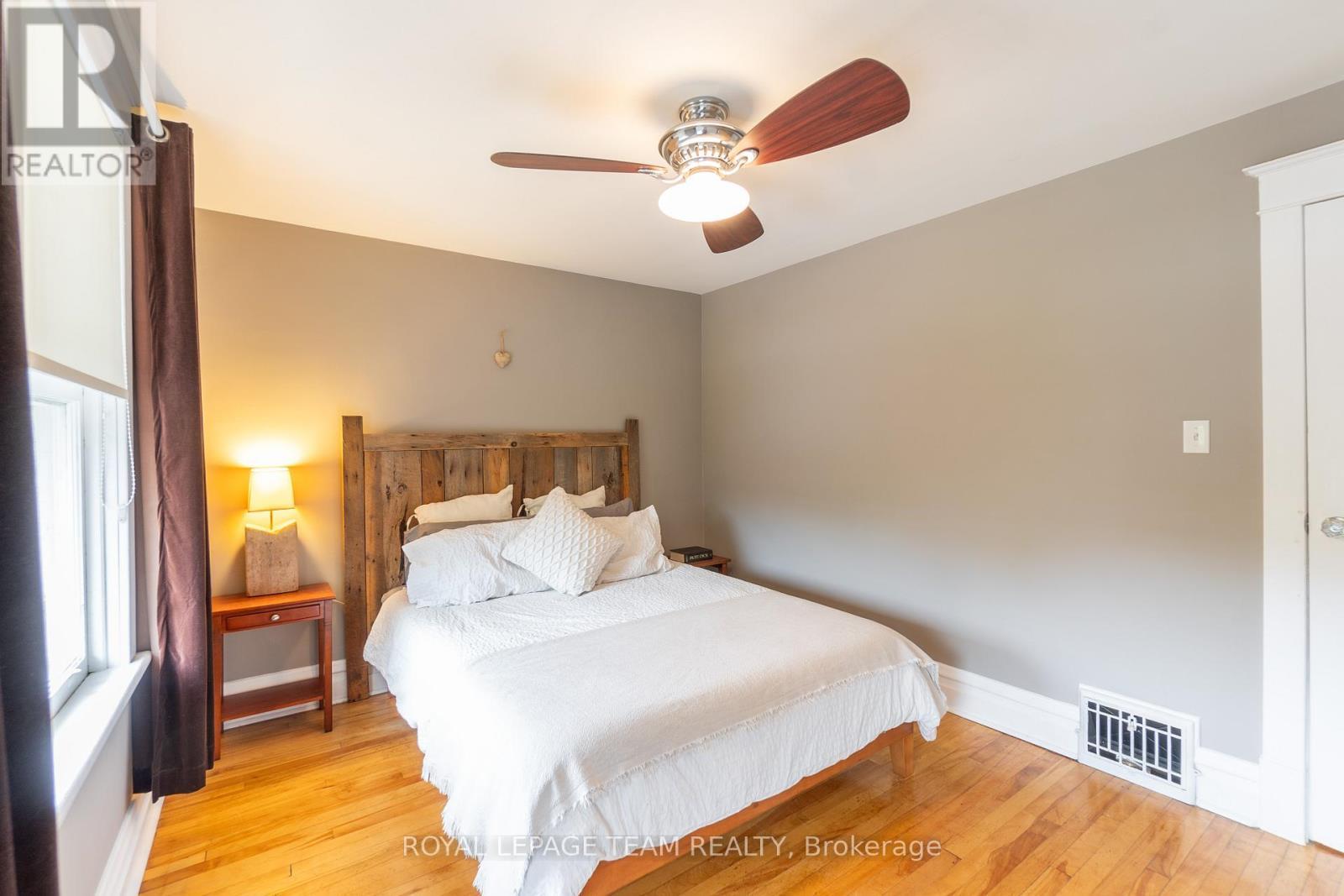 56 Bertrand Street, Ottawa, ON - Indoor Photo Showing Bedroom