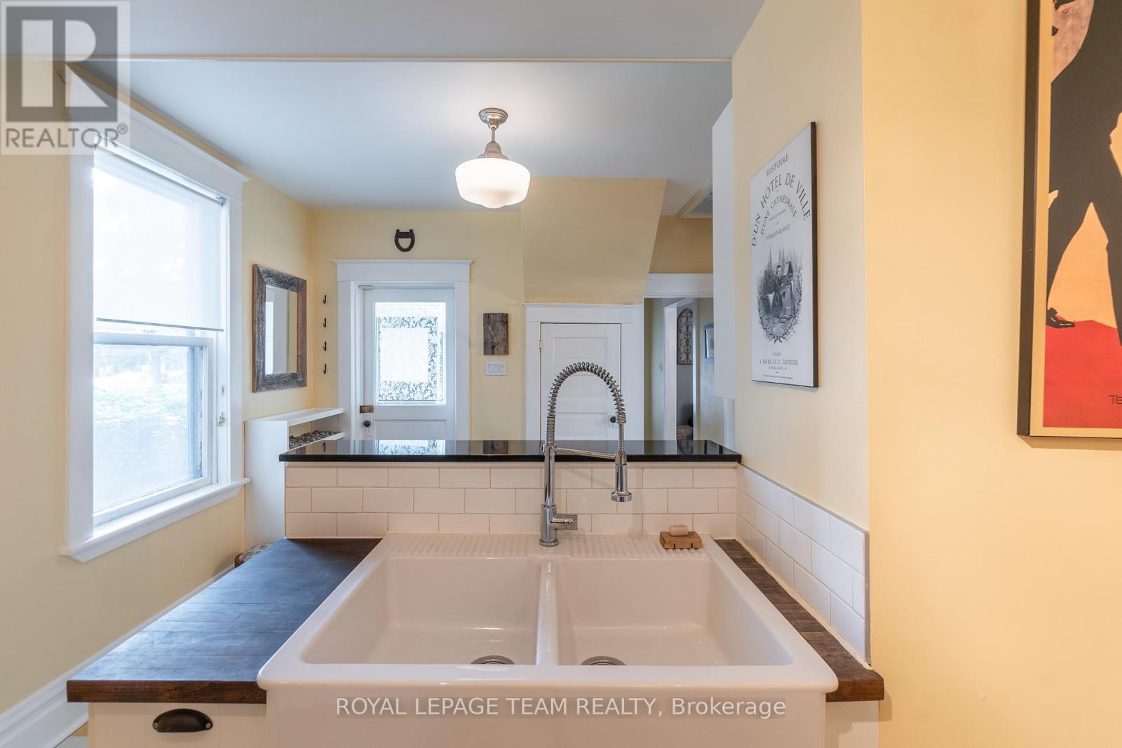 56 Bertrand Street, Ottawa, ON - Indoor