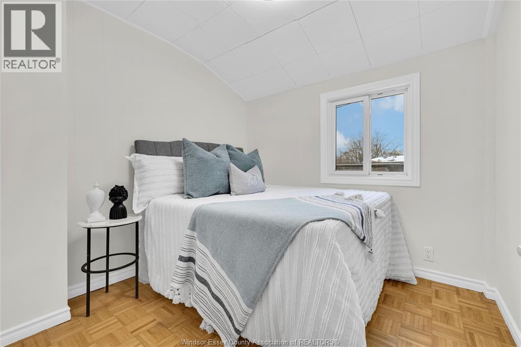 1644 Ford Boulevard, Windsor, ON - Indoor Photo Showing Bedroom