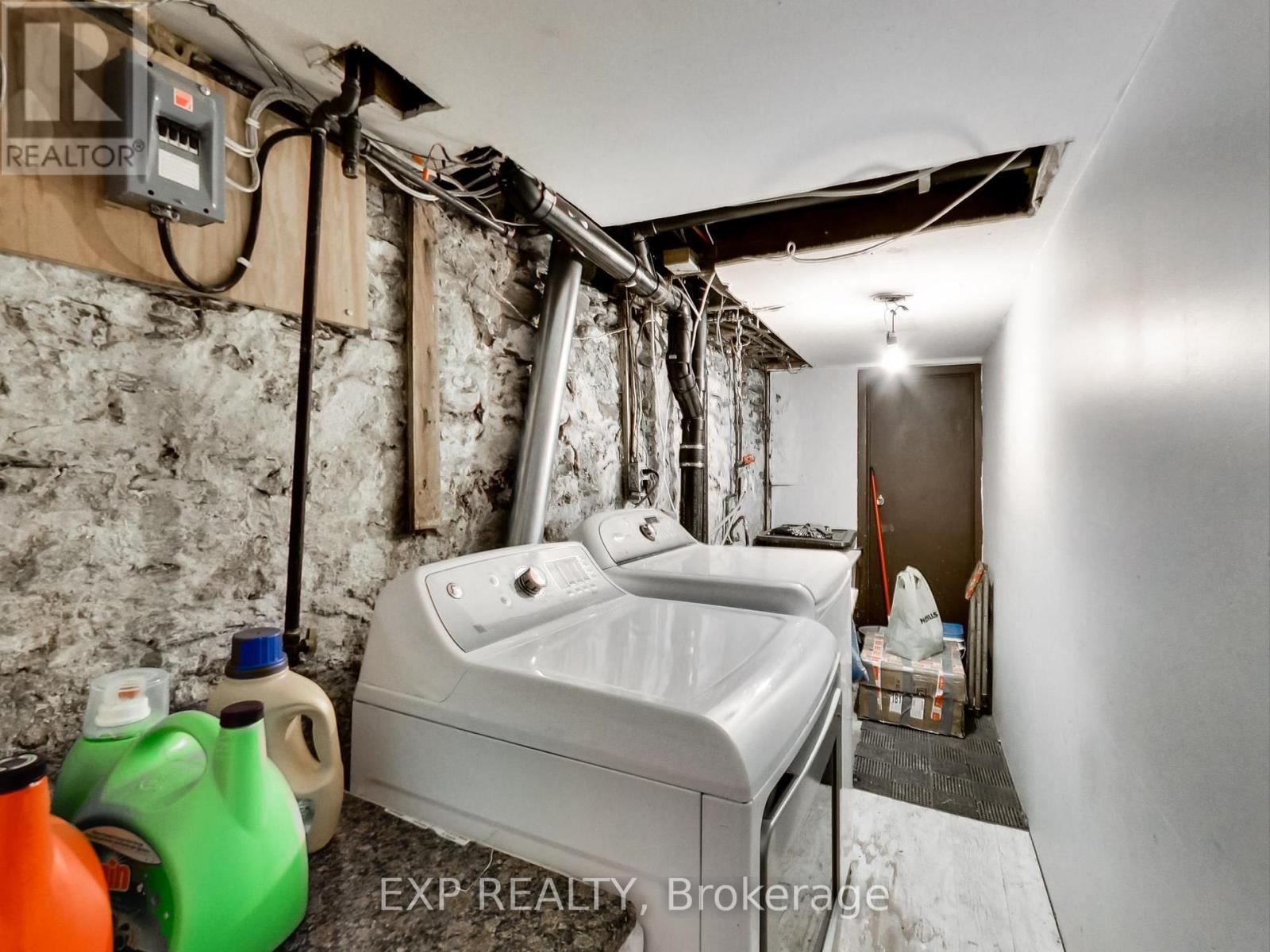 Unit #1 - 38 River Street, Toronto, ON - Indoor Photo Showing Laundry Room