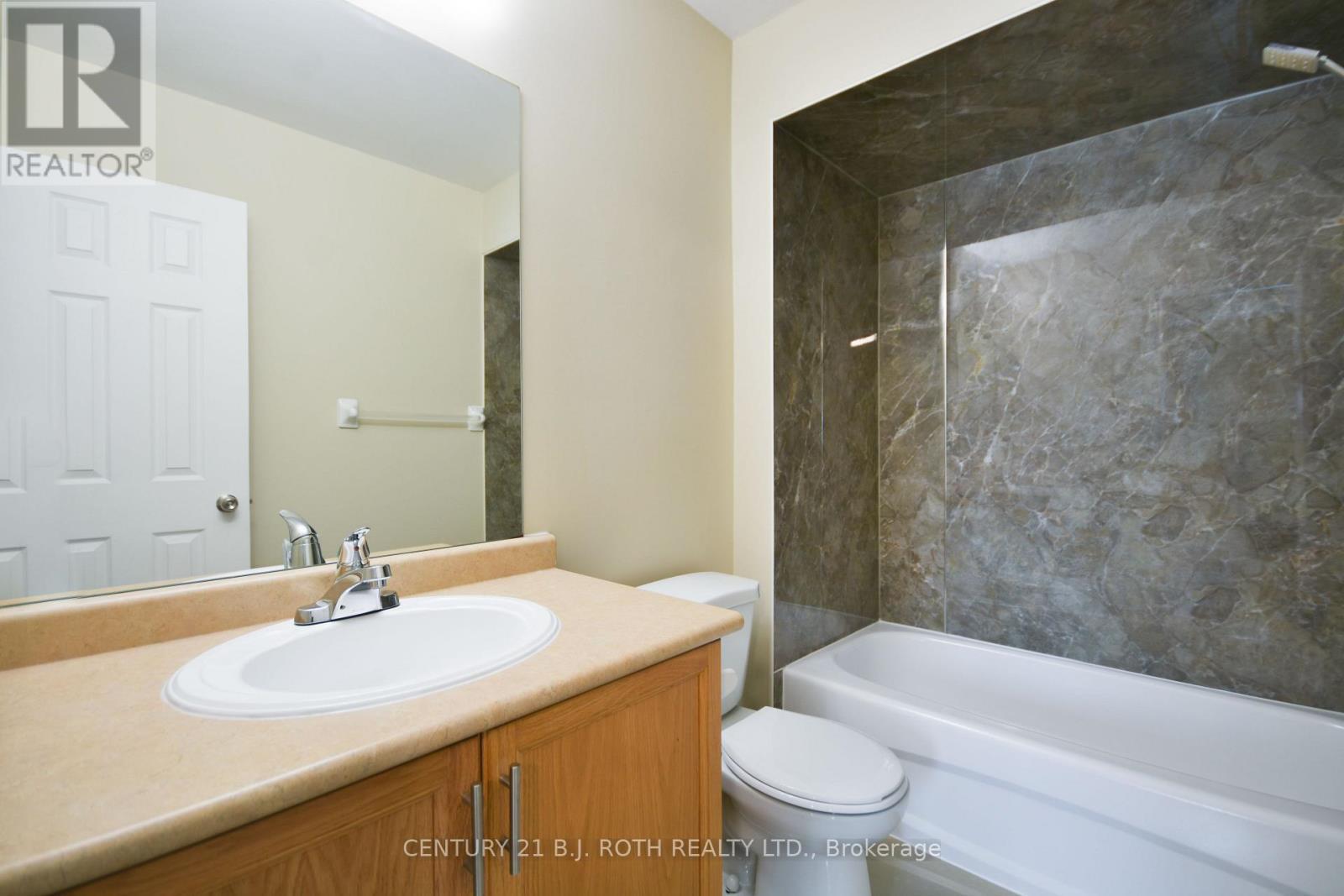 Primary ensuite! - 194 Sundew Drive, Barrie, ON - Indoor Photo Showing Bathroom