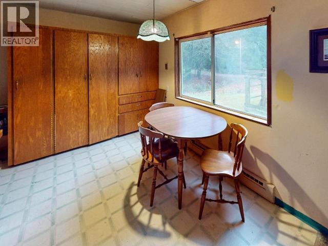5162 Sellentin Street, Texada Island, BC - Indoor Photo Showing Dining Room