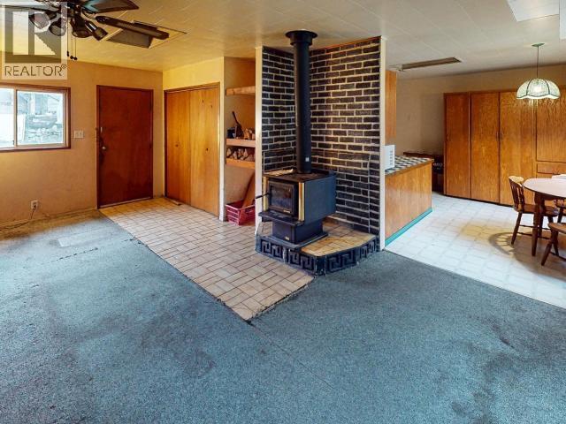 5162 Sellentin Street, Texada Island, BC - Indoor Photo Showing Other Room