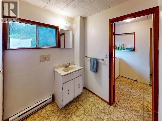 5162 Sellentin Street, Texada Island, BC - Indoor