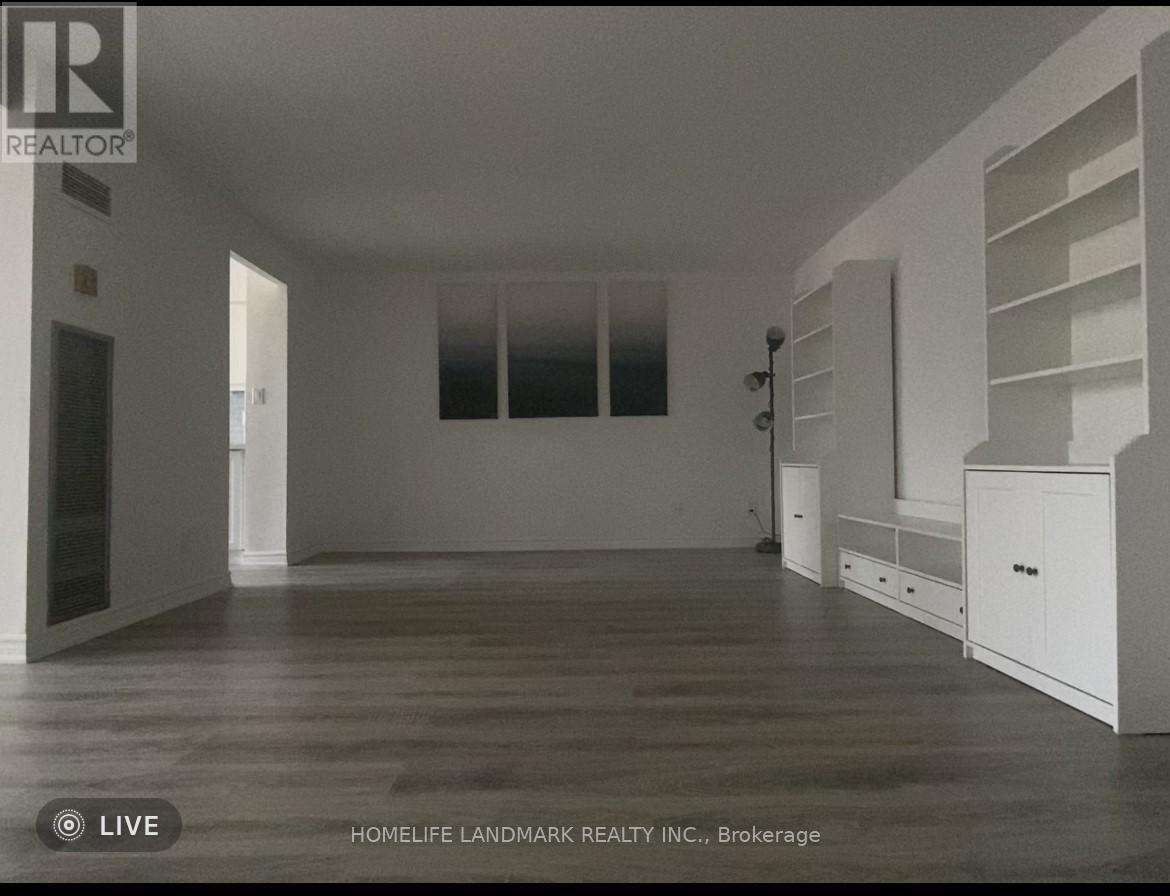 2413 - 633 Bay Street, Toronto, ON - Indoor