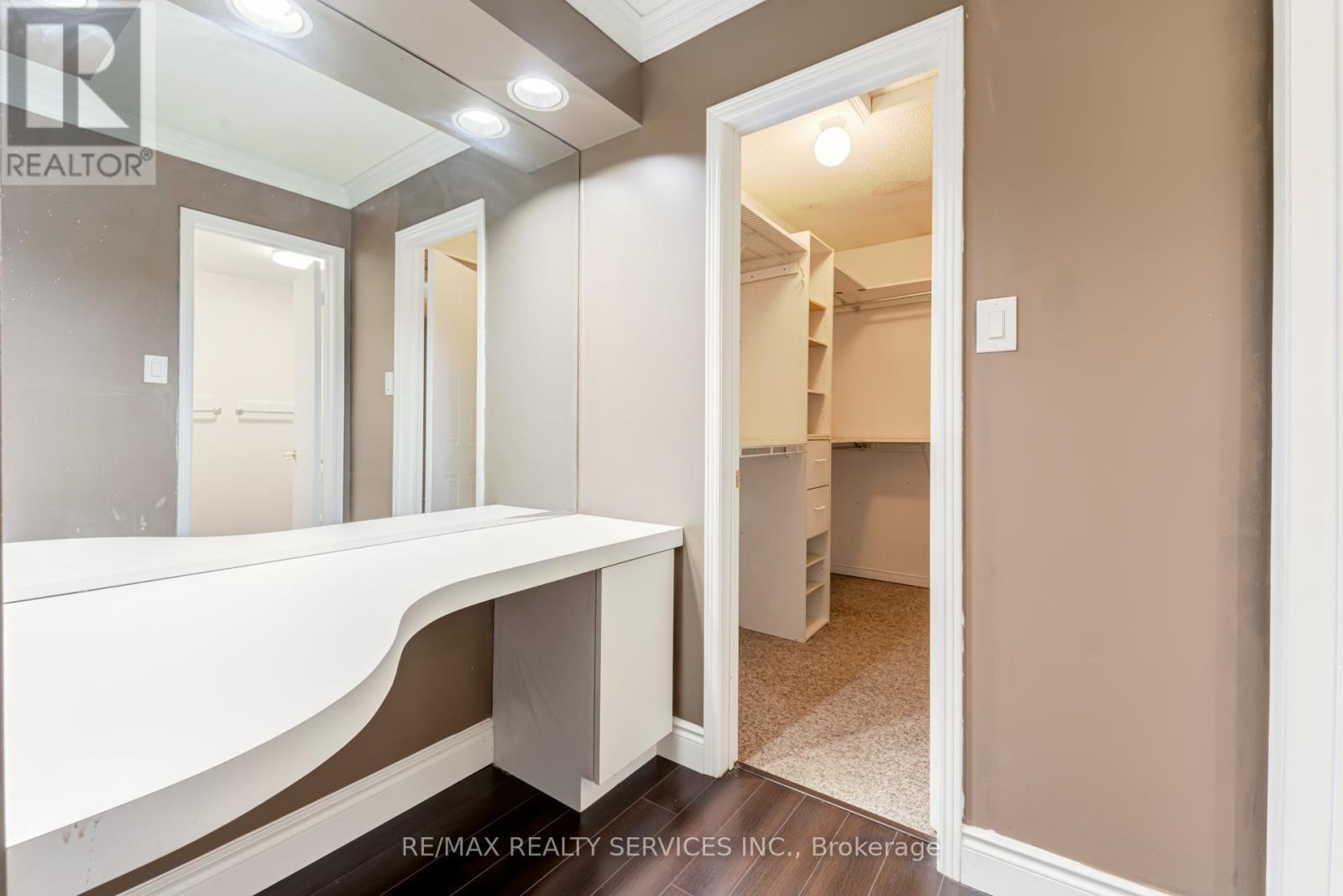 Upper - 4469 Gullfoot Circle, Mississauga, ON - Indoor Photo Showing Other Room