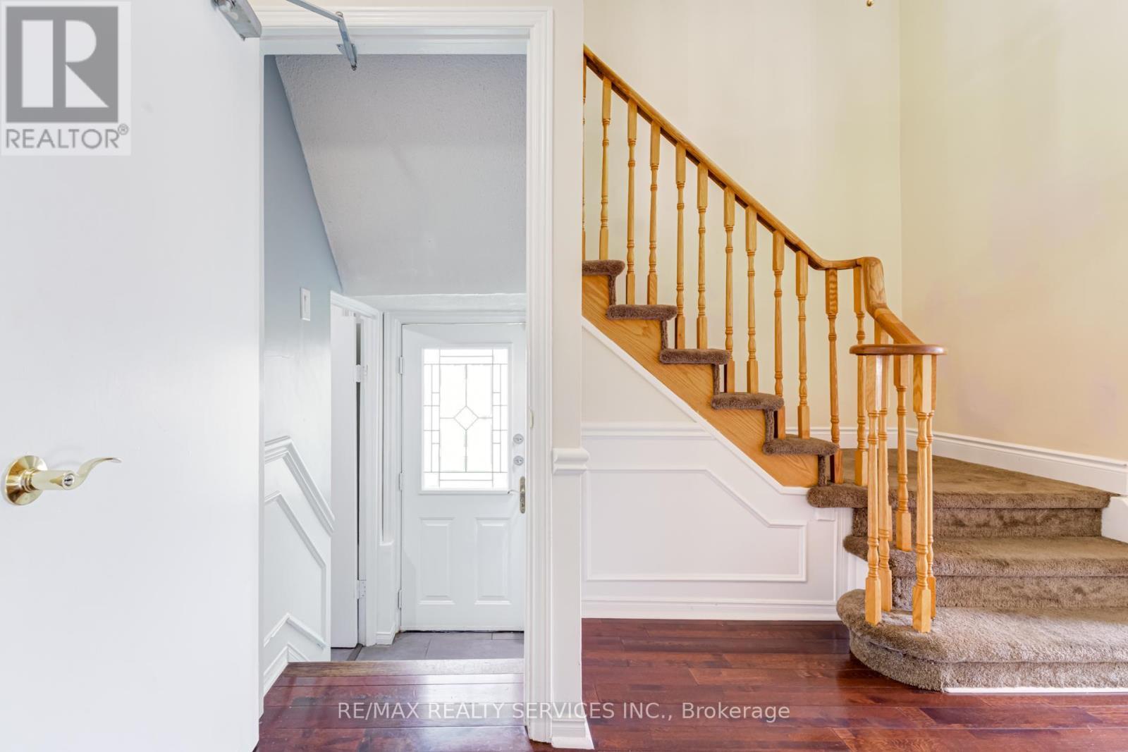 Upper - 4469 Gullfoot Circle, Mississauga, ON - Indoor Photo Showing Other Room