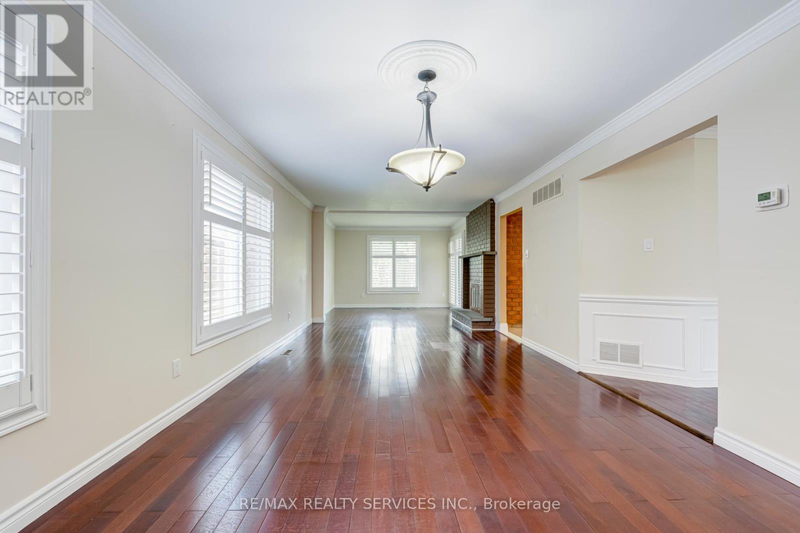 Upper - 4469 Gullfoot Circle, Mississauga, ON - Indoor Photo Showing Other Room
