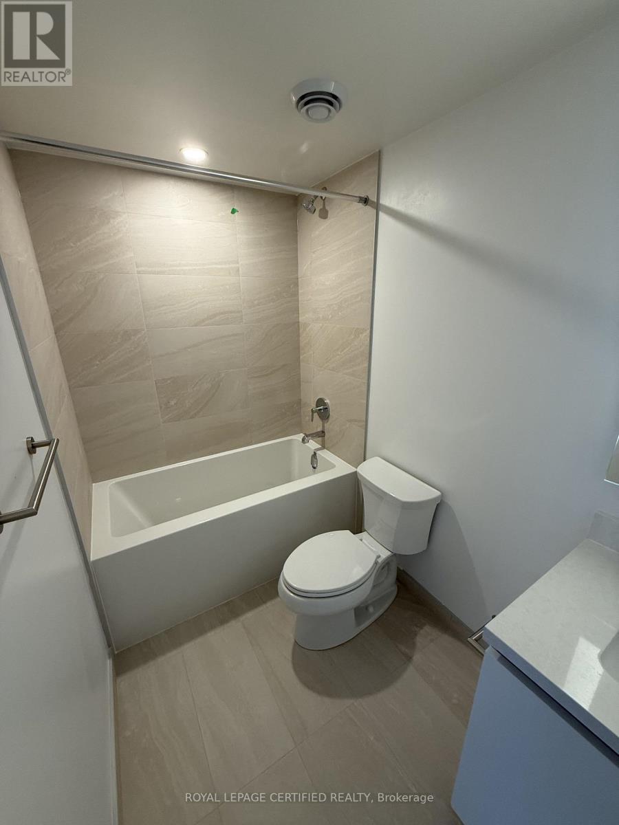 3501 - 4015 The Exchange, Mississauga, ON - Indoor Photo Showing Bathroom