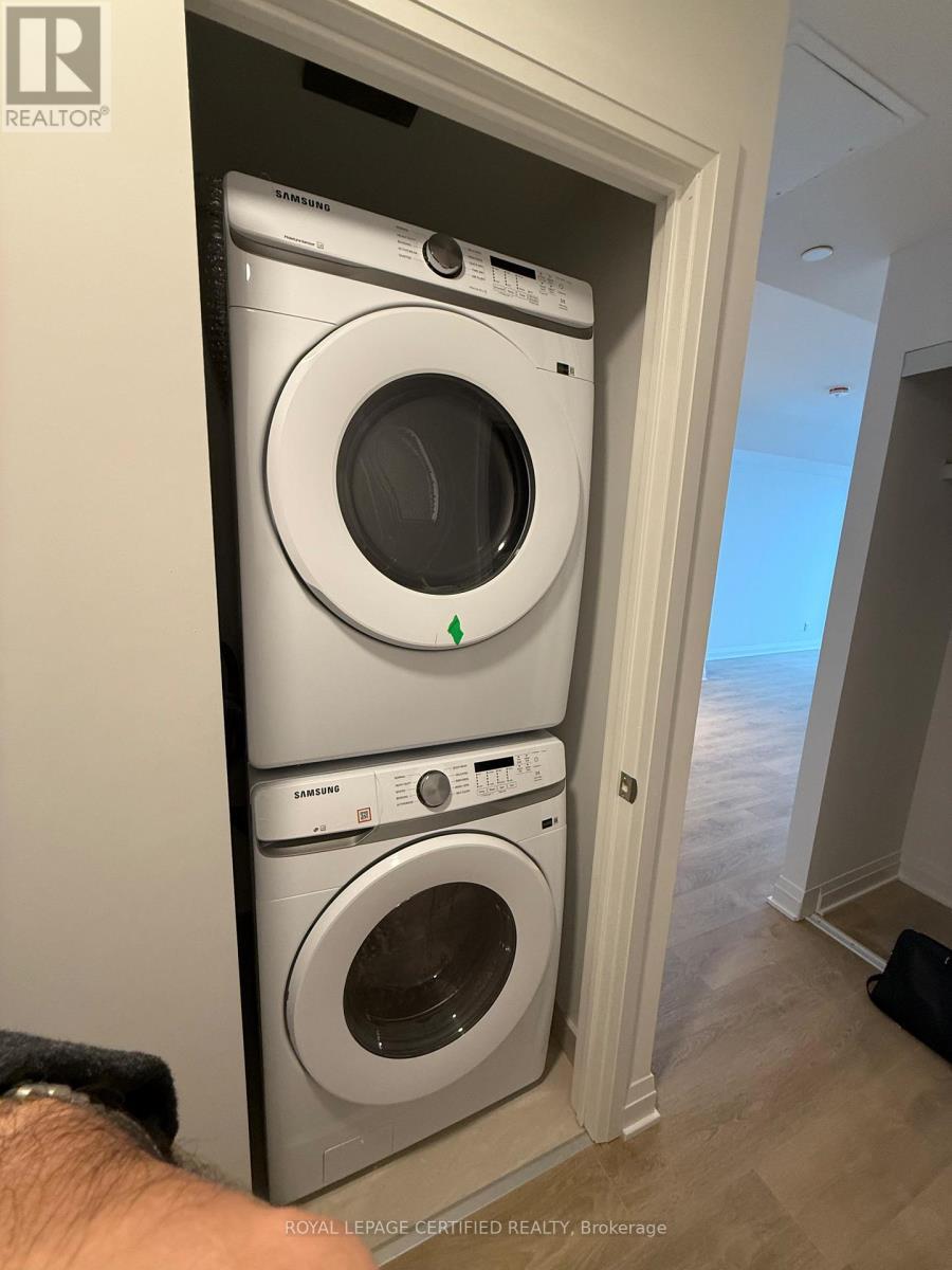 3501 - 4015 The Exchange, Mississauga, ON - Indoor Photo Showing Laundry Room