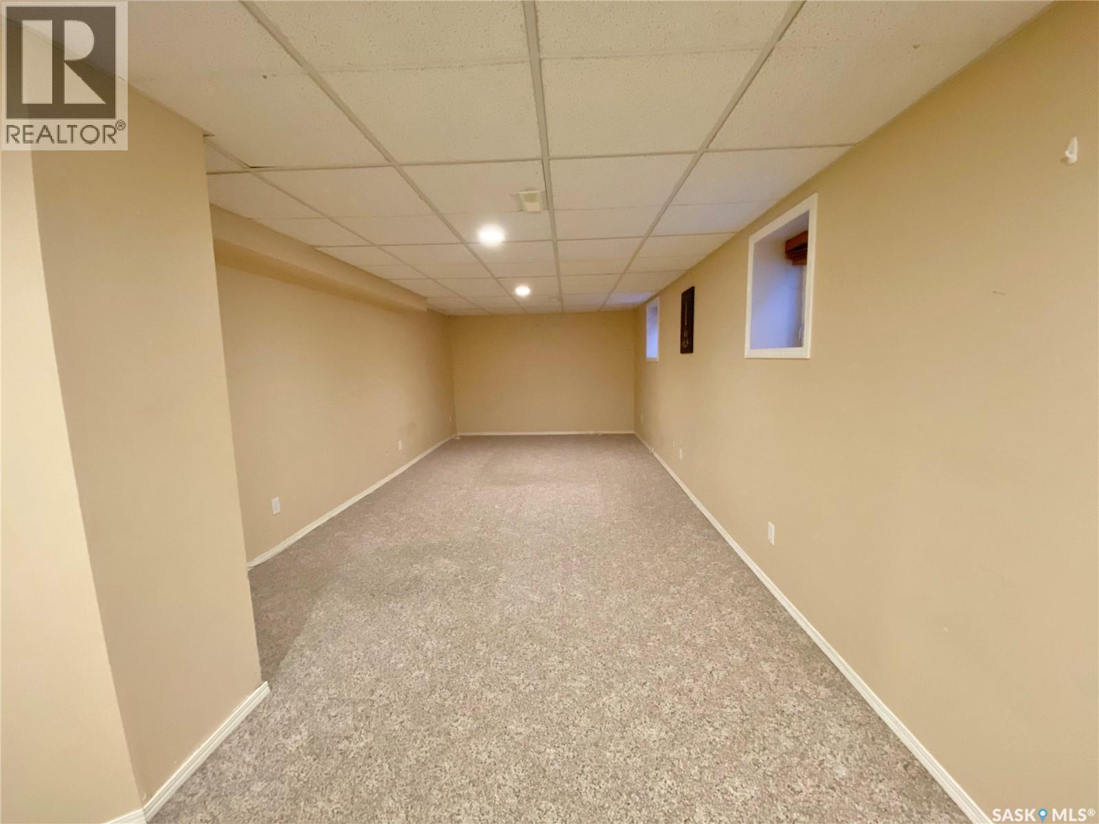 619 4Th Avenue Nw, Swift Current, SK - Indoor