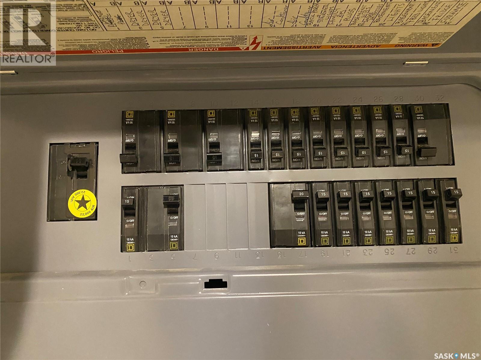 619 4Th Avenue Nw, Swift Current, SK -