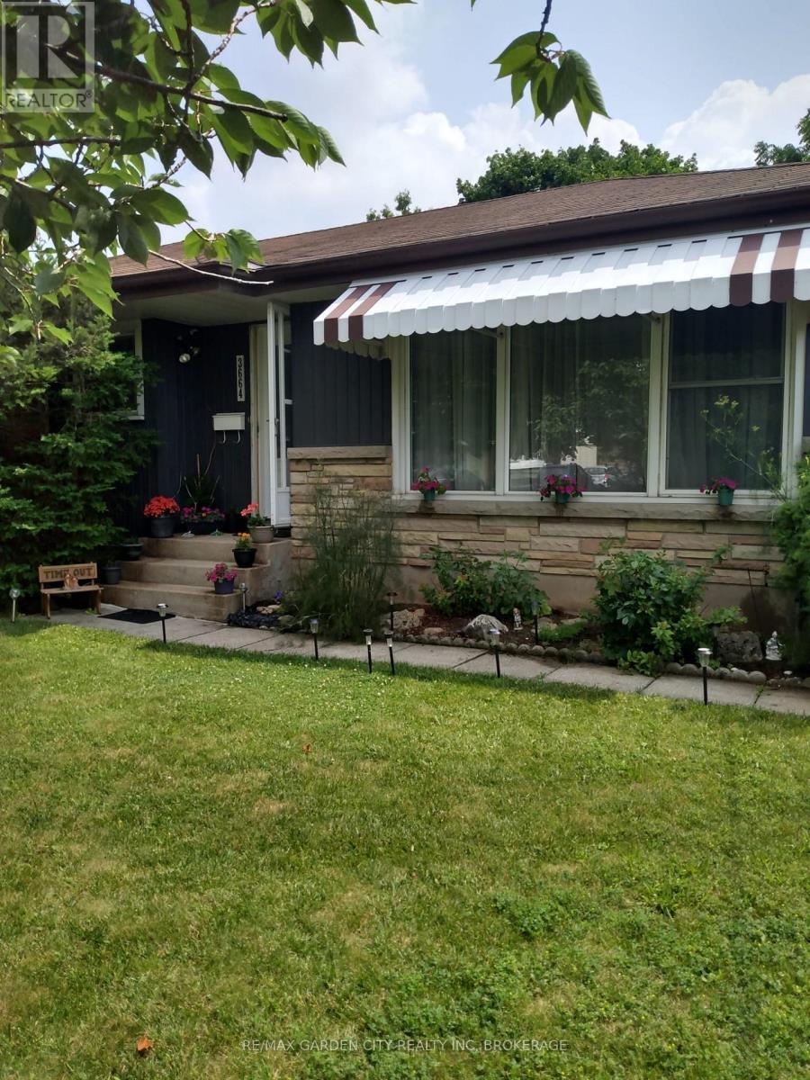 3664 Arlington Avenue, Niagara Falls (Stamford), ON - Outdoor With Deck Patio Veranda