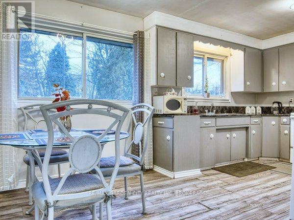 3664 Arlington Avenue, Niagara Falls (Stamford), ON - Indoor