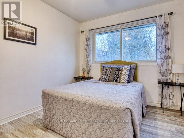 3664 Arlington Avenue, Niagara Falls (Stamford), ON - Indoor Photo Showing Bedroom