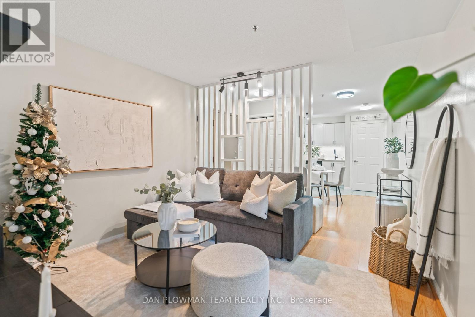 224 - 5235 Finch Avenue E, Toronto, ON - Indoor