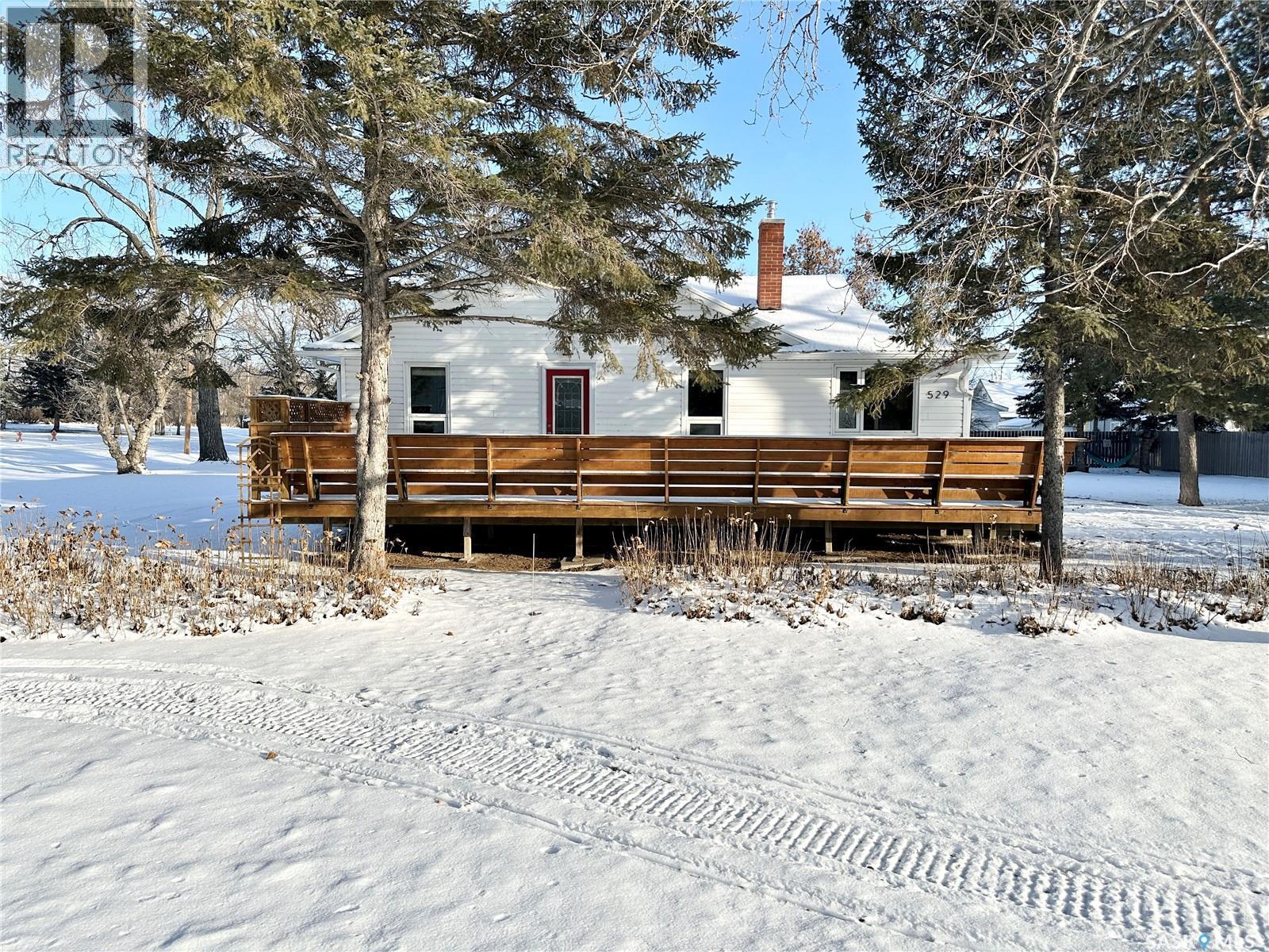 529 Montgomery Street, Midale, SK - Outdoor With Deck Patio Veranda