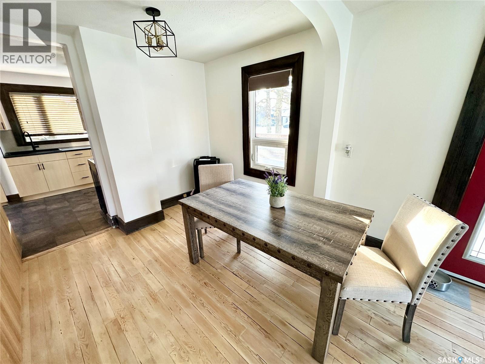 529 Montgomery Street, Midale, SK - Indoor