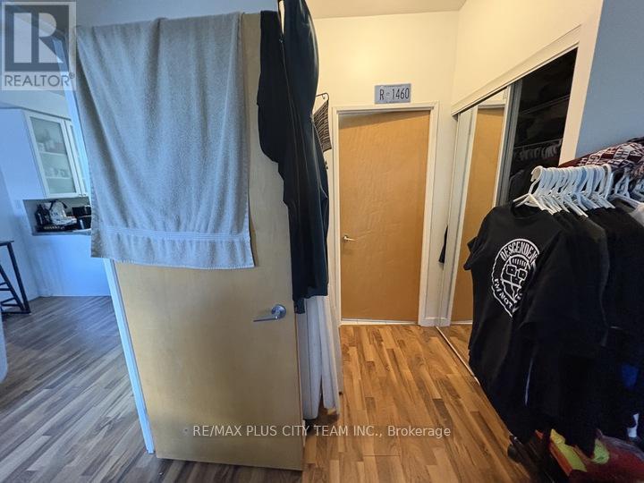 816 - 1005 King Street W, Toronto, ON - Indoor