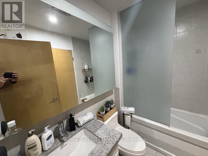 816 - 1005 King Street W, Toronto, ON - Indoor Photo Showing Bathroom