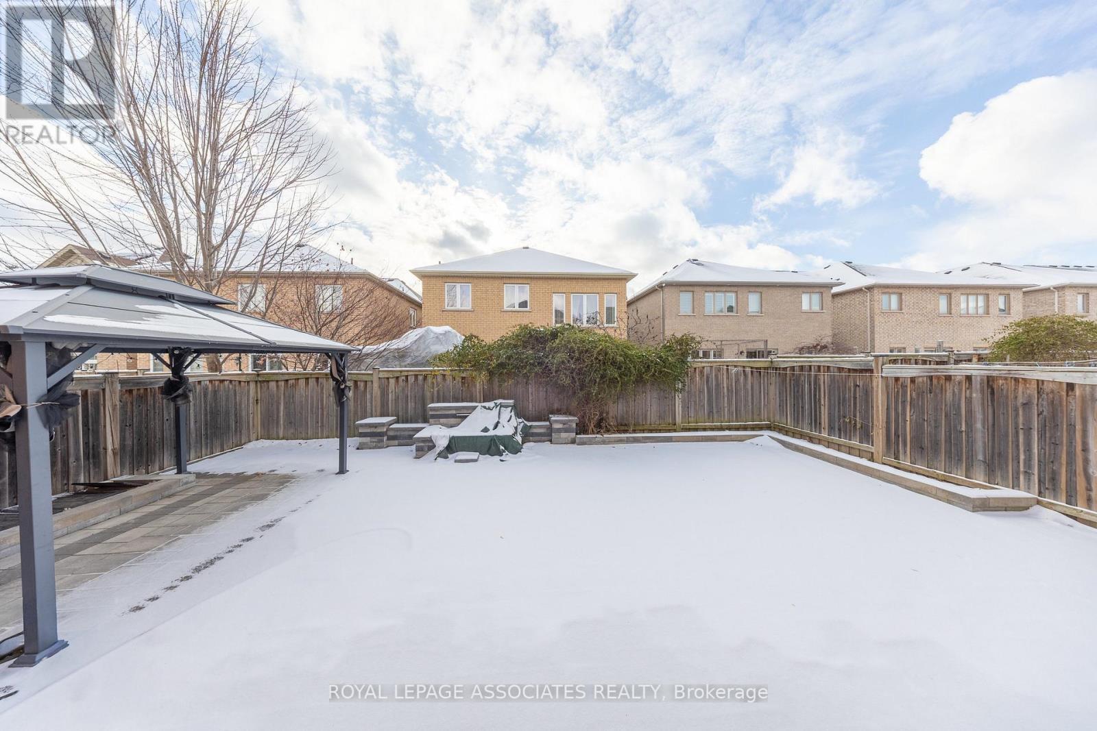 96 Maverick Crescent, Vaughan, ON - Outdoor