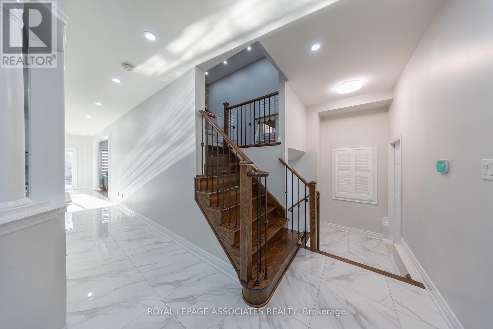 96 Maverick Crescent, Vaughan, ON - Indoor Photo Showing Other Room