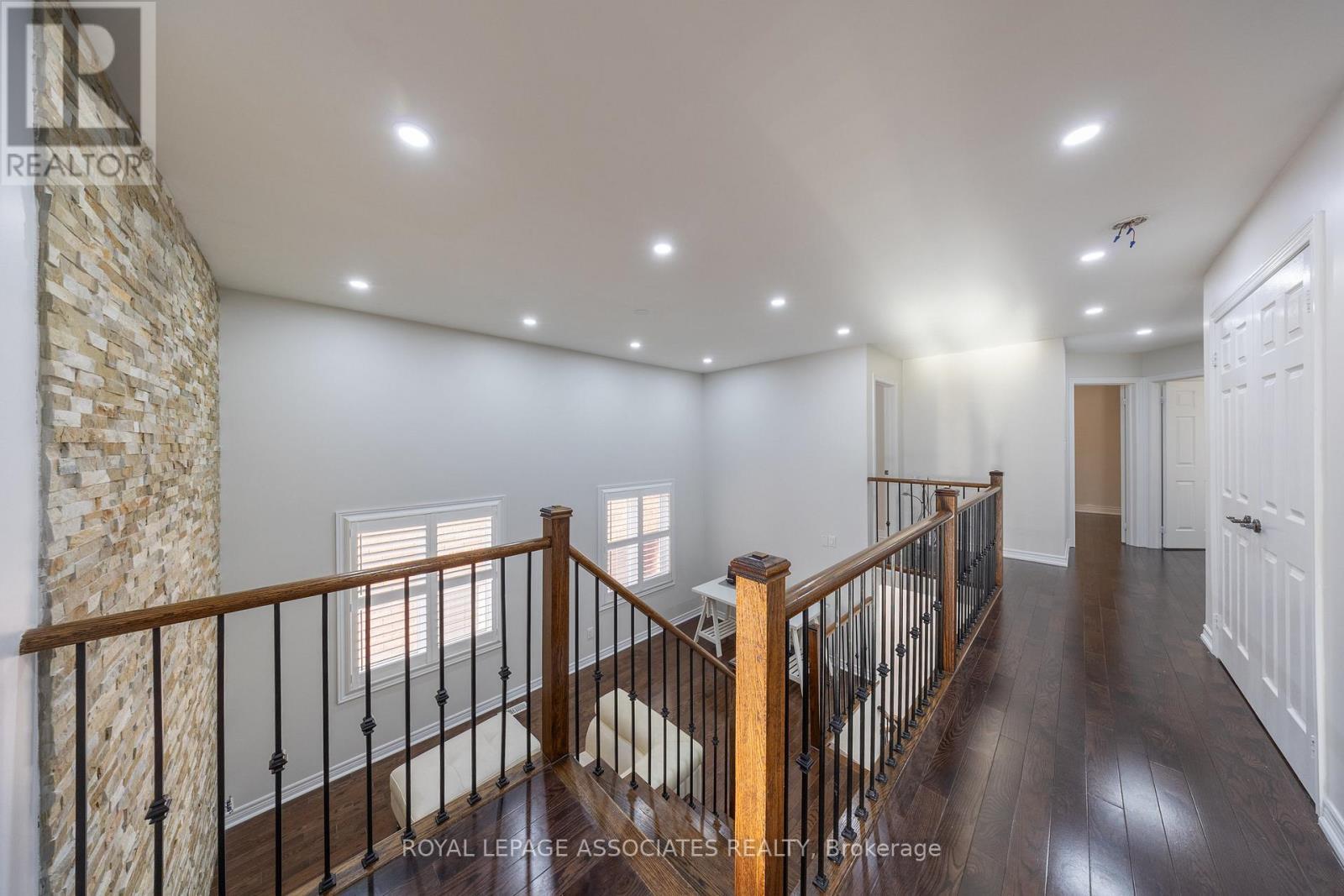 96 Maverick Crescent, Vaughan, ON - Indoor Photo Showing Other Room