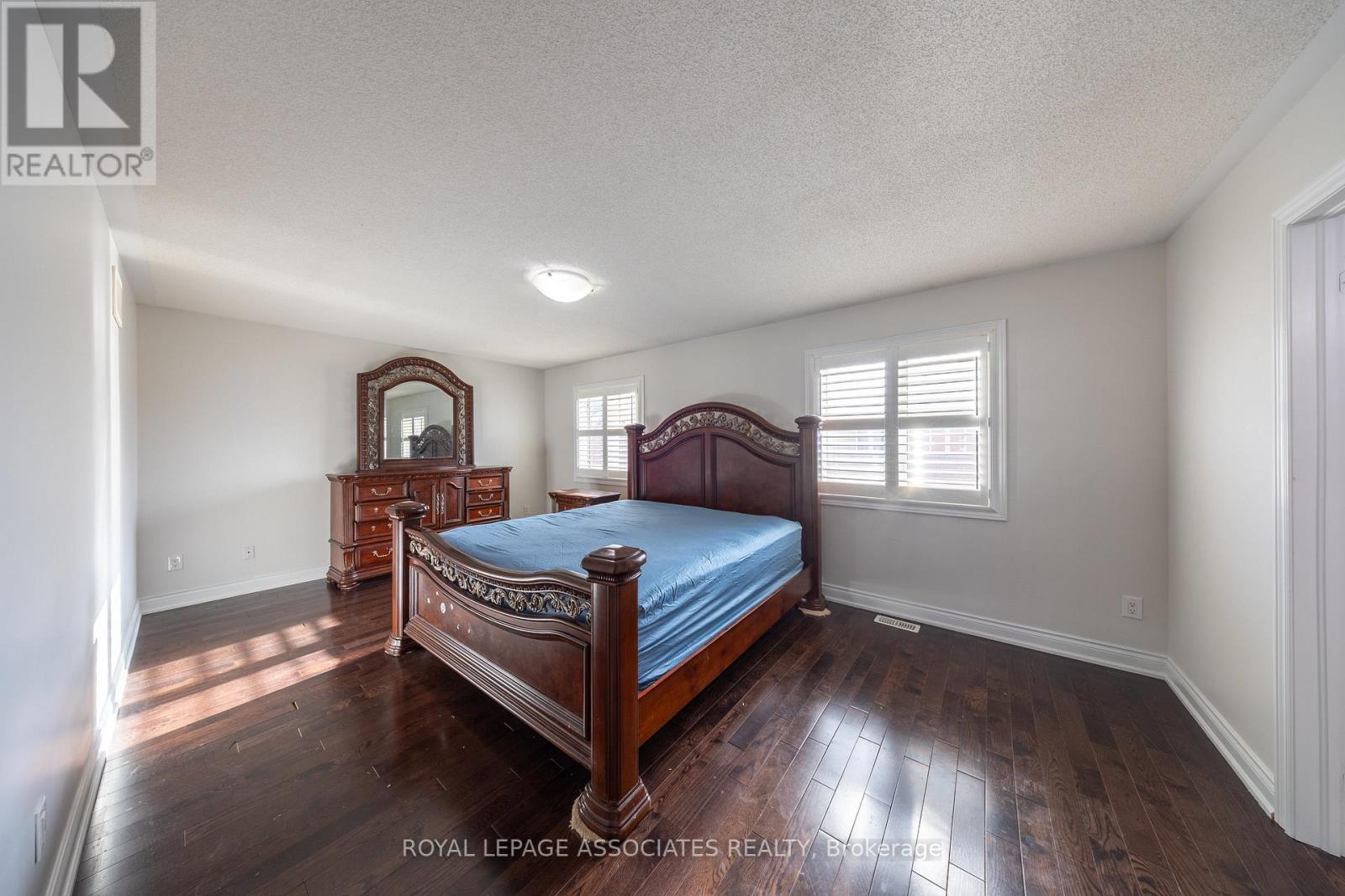 96 Maverick Crescent, Vaughan, ON - Indoor Photo Showing Bedroom