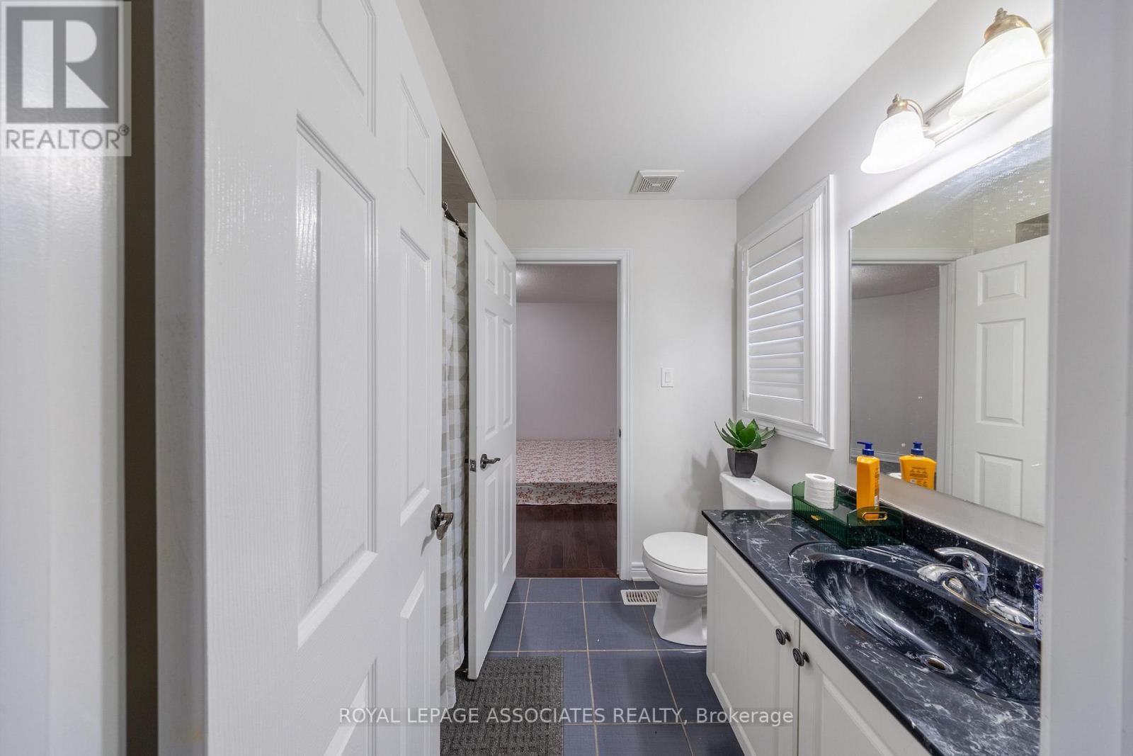 96 Maverick Crescent, Vaughan, ON - Indoor Photo Showing Bathroom