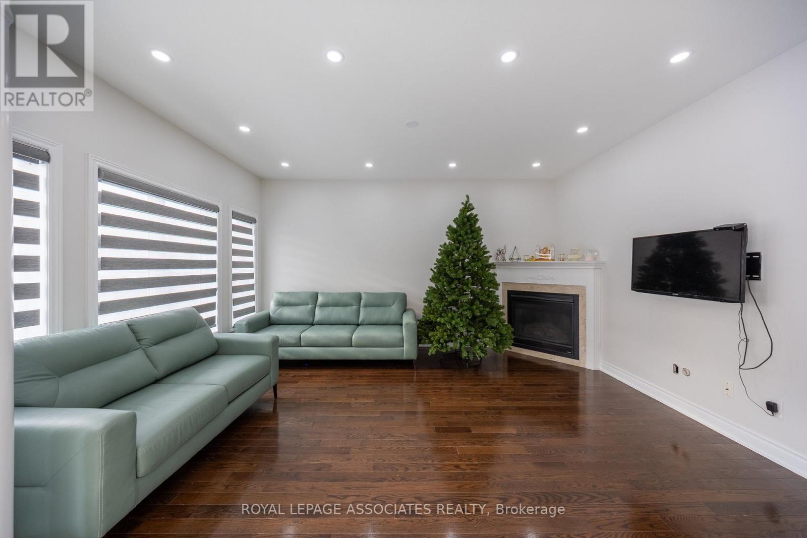 96 Maverick Crescent, Vaughan, ON - Indoor Photo Showing Living Room With Fireplace