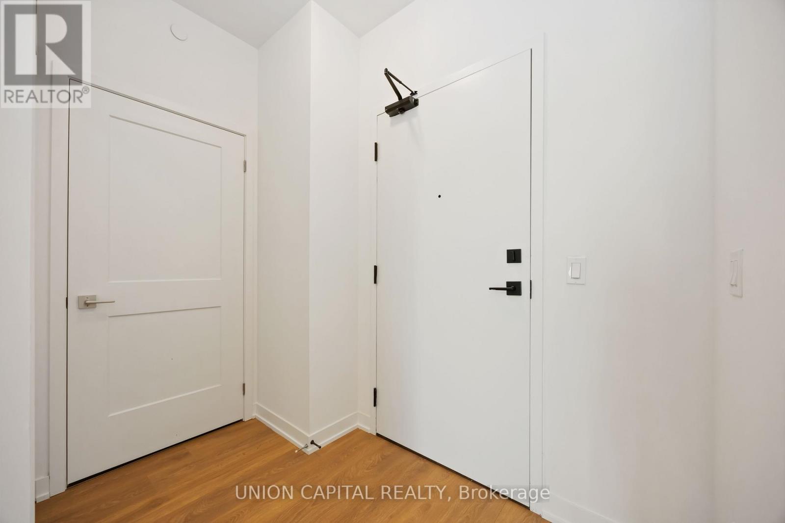 2114 - 10 Abeja Street, Vaughan, ON - Indoor Photo Showing Other Room