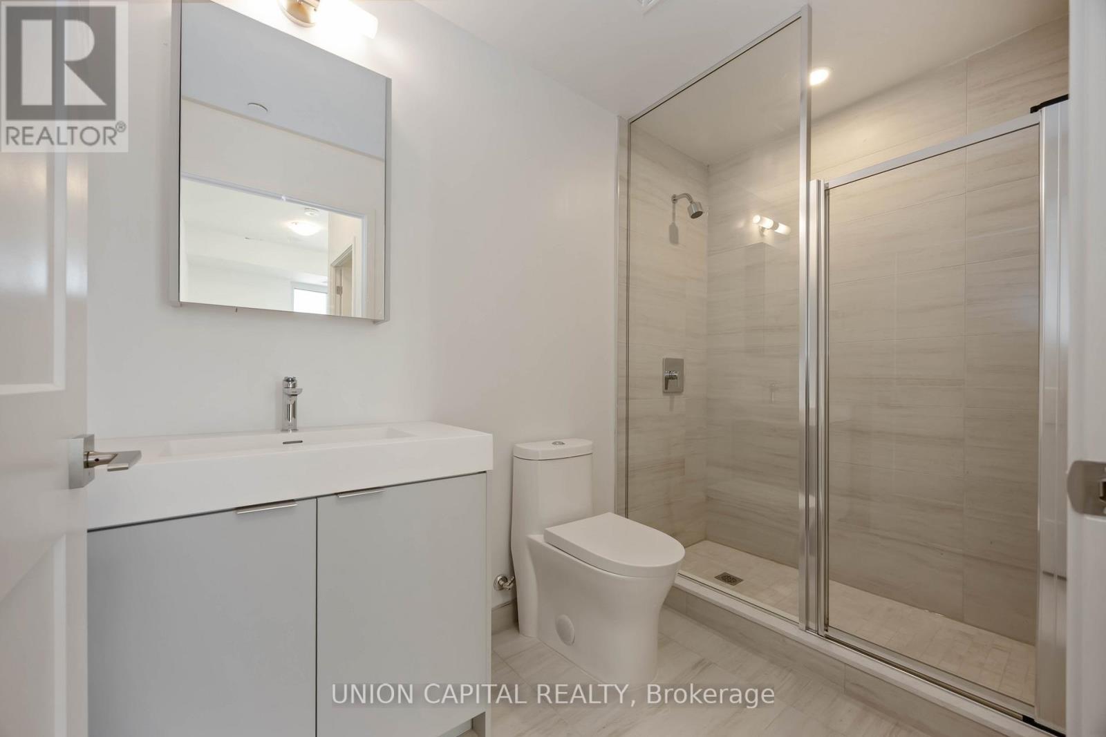 2114 - 10 Abeja Street, Vaughan, ON - Indoor Photo Showing Bathroom