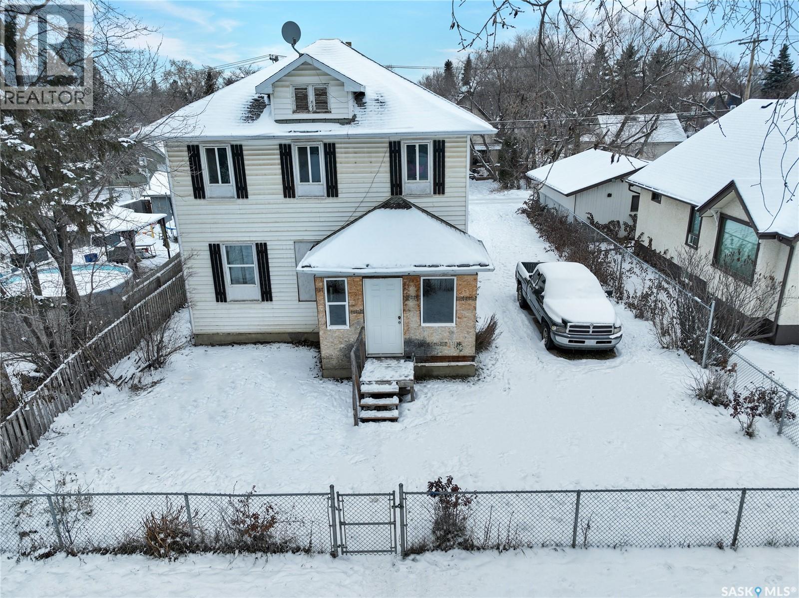 538 13Th Street W, Prince Albert, SK - Outdoor