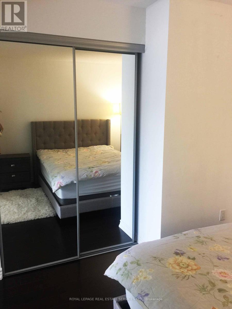 1219 - 386 Yonge Street, Toronto, ON - Indoor Photo Showing Bedroom