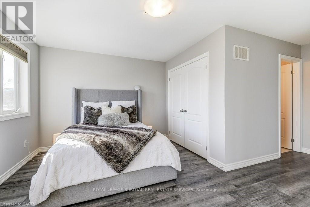 2362 Treversh Common, Burlington, ON - Indoor Photo Showing Bedroom
