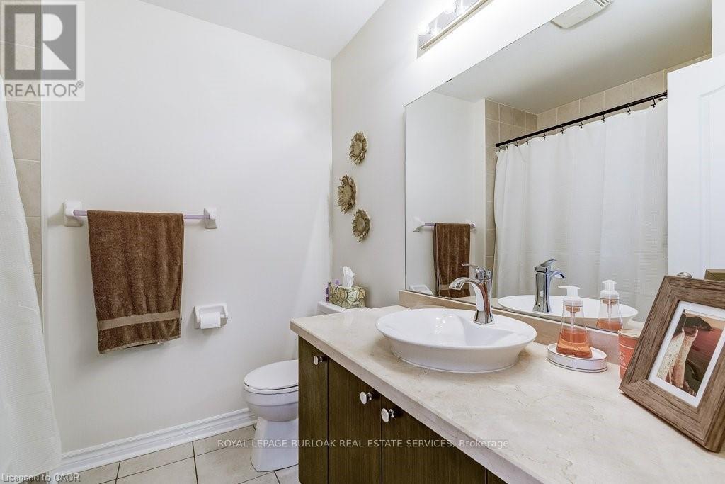 2362 Treversh Common, Burlington, ON - Indoor Photo Showing Bathroom