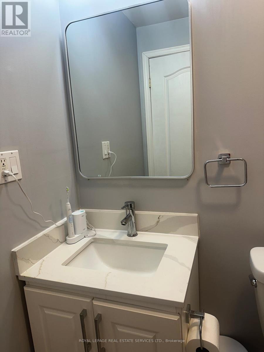 Bsmt - 79 Breton Avenue, Mississauga, ON - Indoor Photo Showing Bathroom