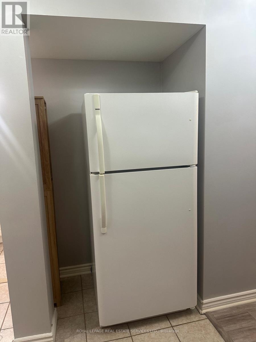 Bsmt - 79 Breton Avenue, Mississauga, ON - Indoor