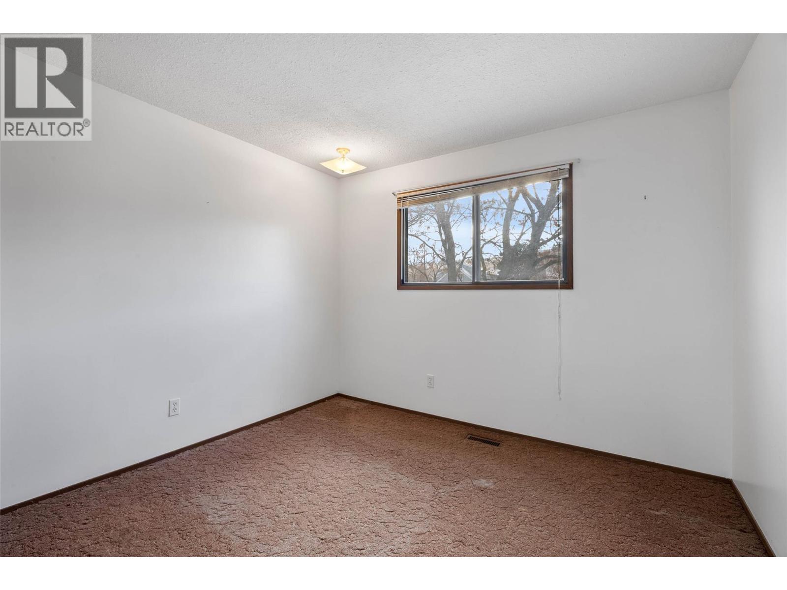 436 Garibaldi Drive, Kamloops, BC - Indoor Photo Showing Other Room