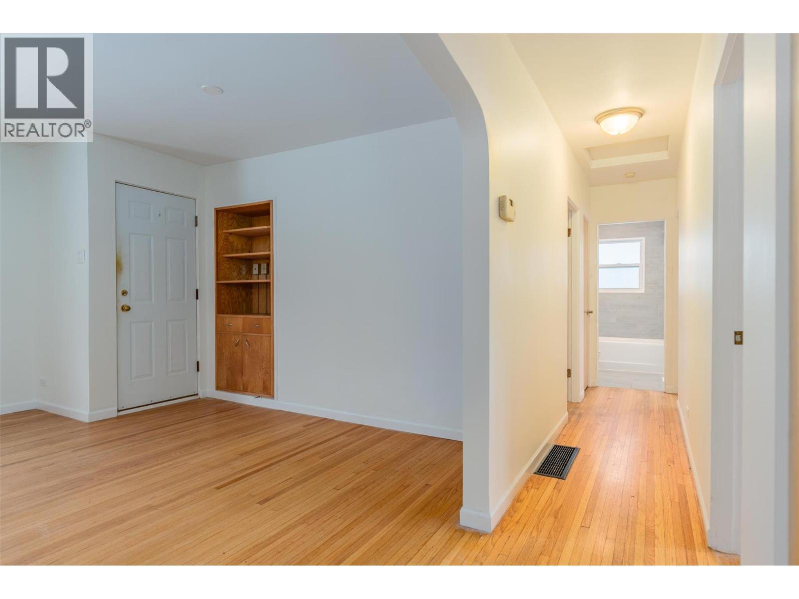 690 Schofield Highway, Warfield, BC - Indoor Photo Showing Other Room