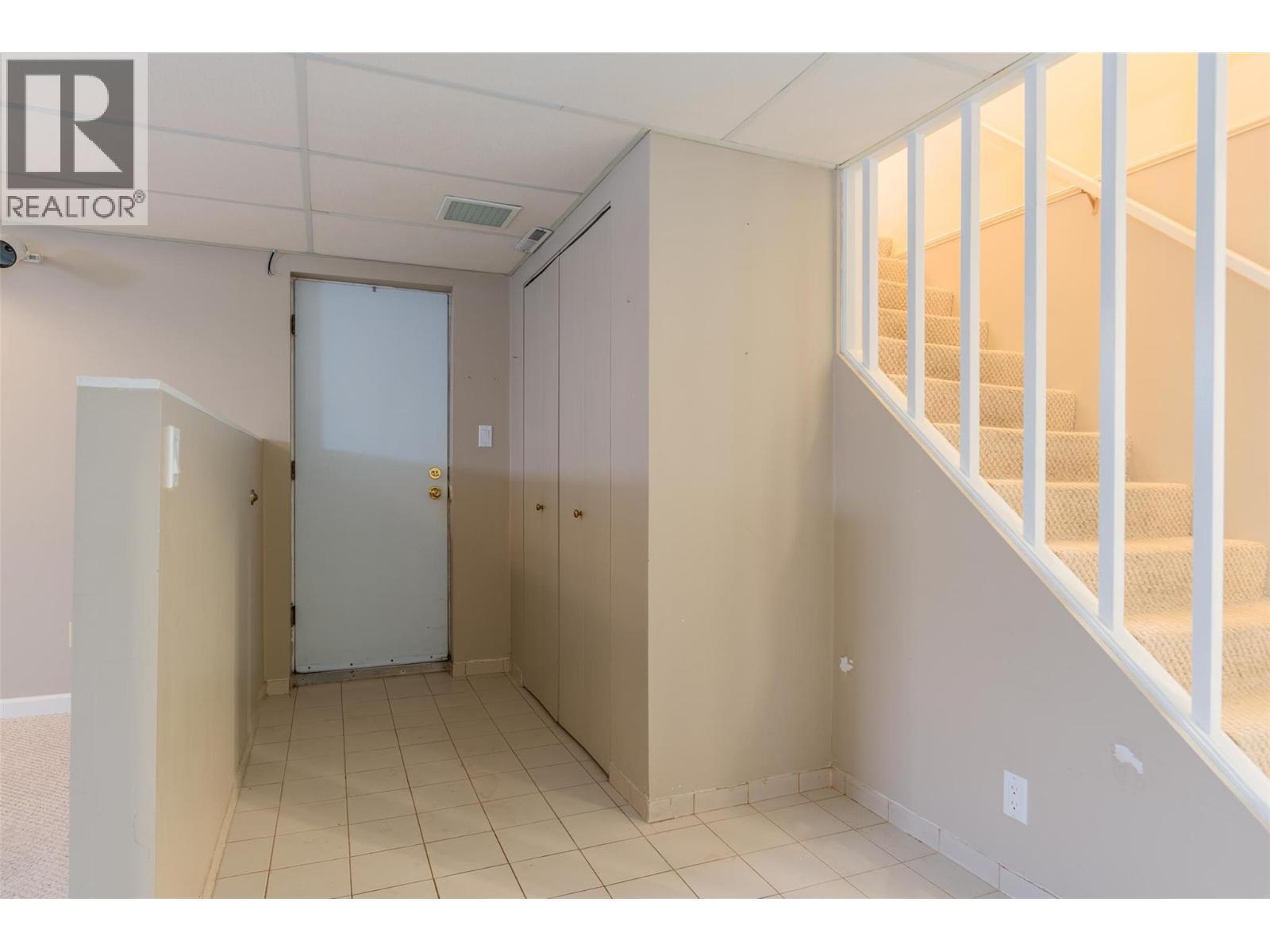 690 Schofield Highway, Warfield, BC - Indoor Photo Showing Other Room