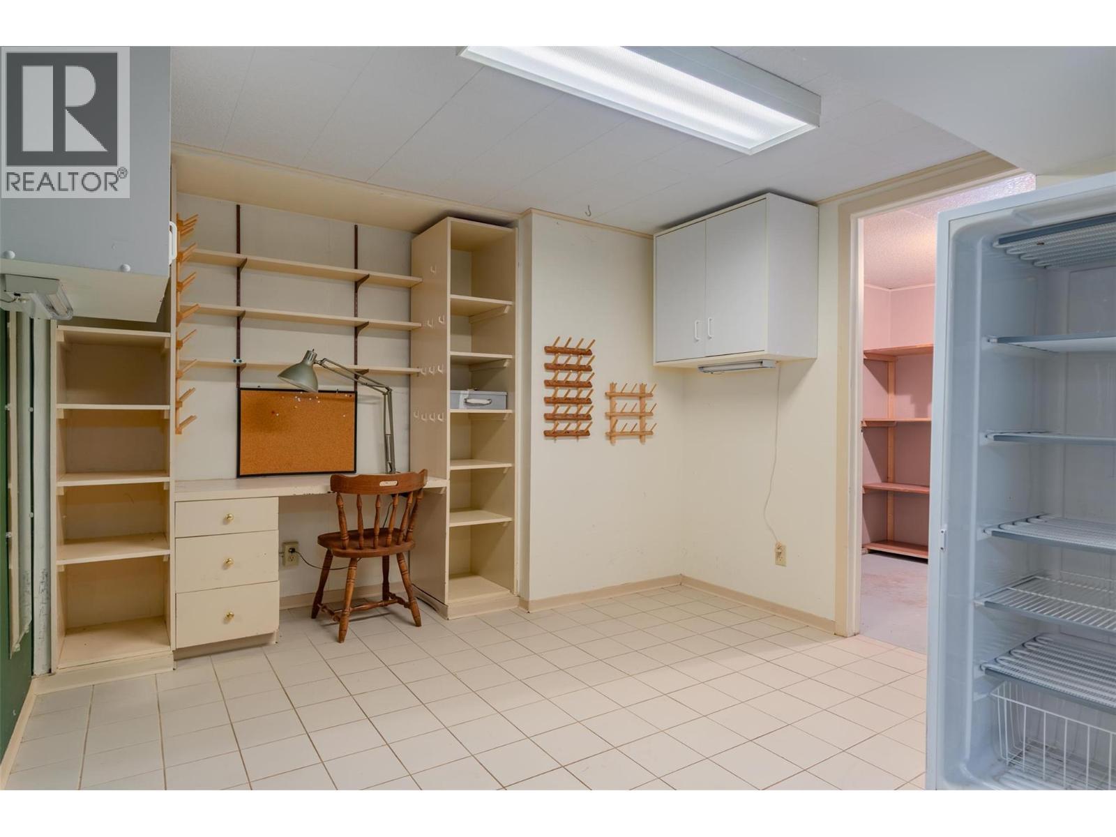 690 Schofield Highway, Warfield, BC - Indoor