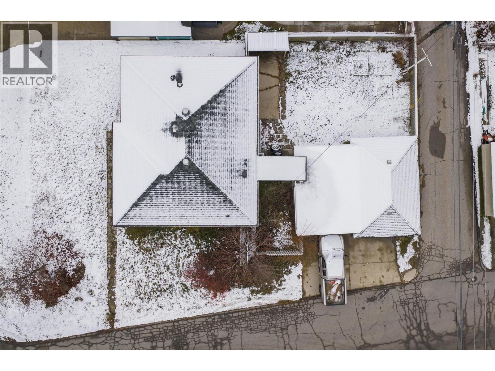 690 Schofield Highway, Warfield, BC - Outdoor