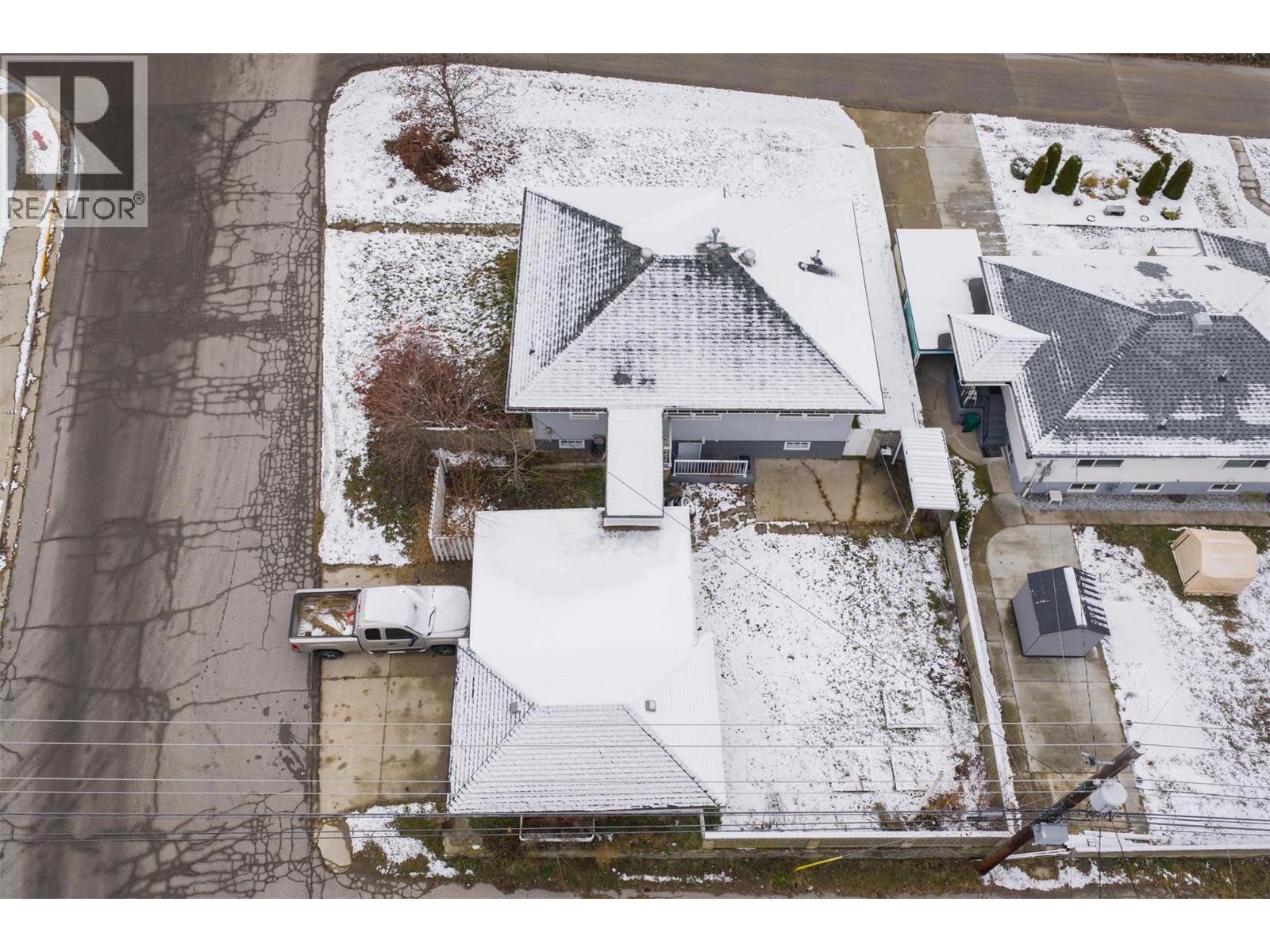 690 Schofield Highway, Warfield, BC - Outdoor