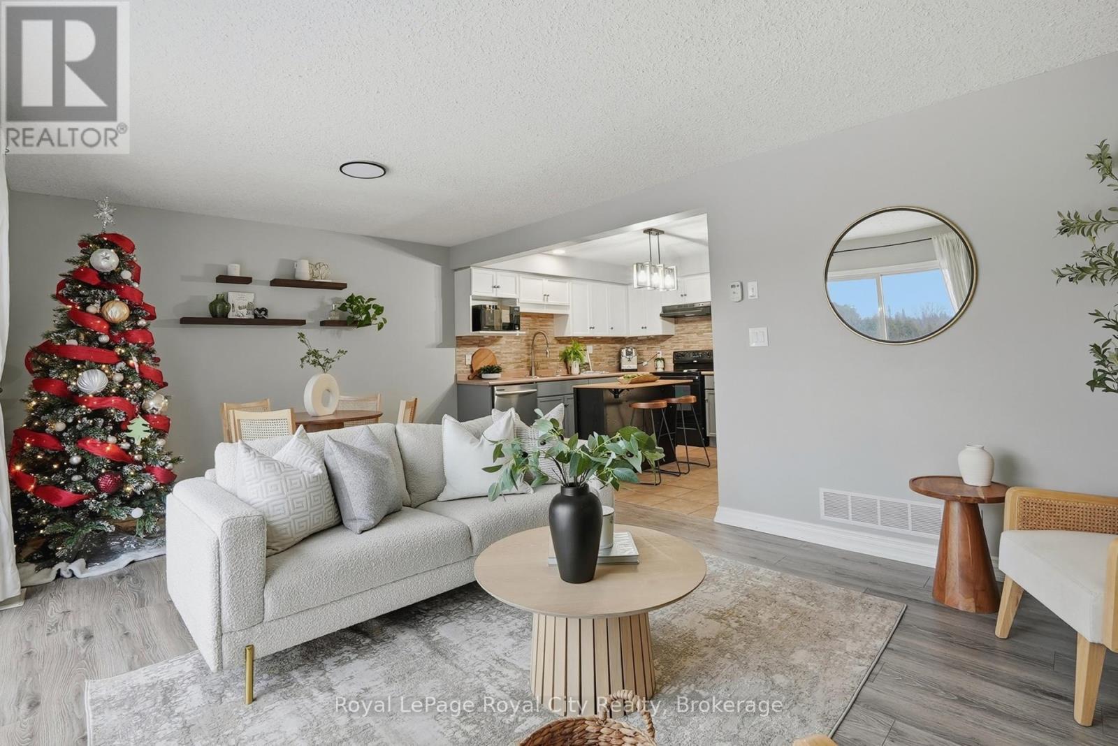 77 Severn Drive, Guelph (Grange Road), ON - Indoor Photo Showing Living Room