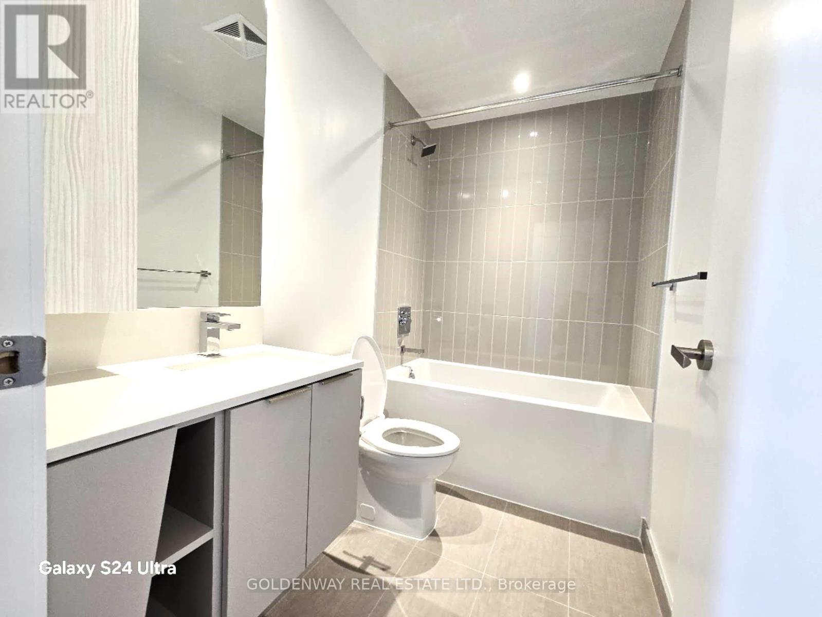 2503 - 3900 Confederation Parkway, Mississauga, ON - Indoor Photo Showing Bathroom