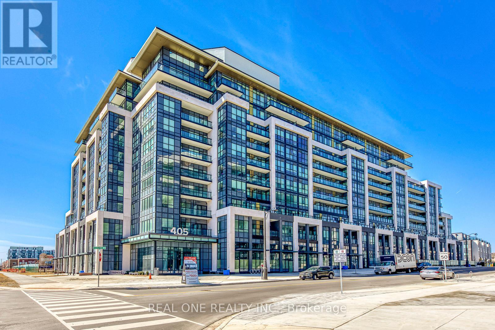 526 - 405 Dundas Street W, Oakville, ON - Outdoor With Balcony