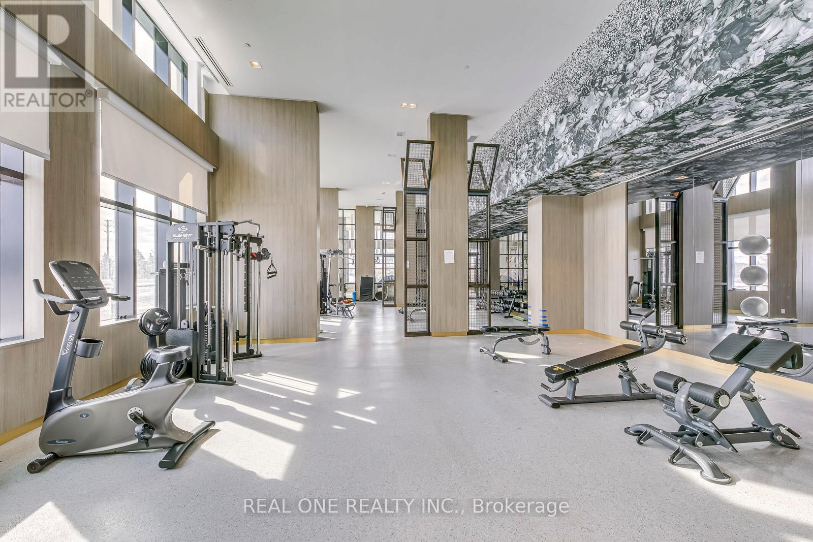 526 - 405 Dundas Street W, Oakville, ON - Indoor Photo Showing Gym Room
