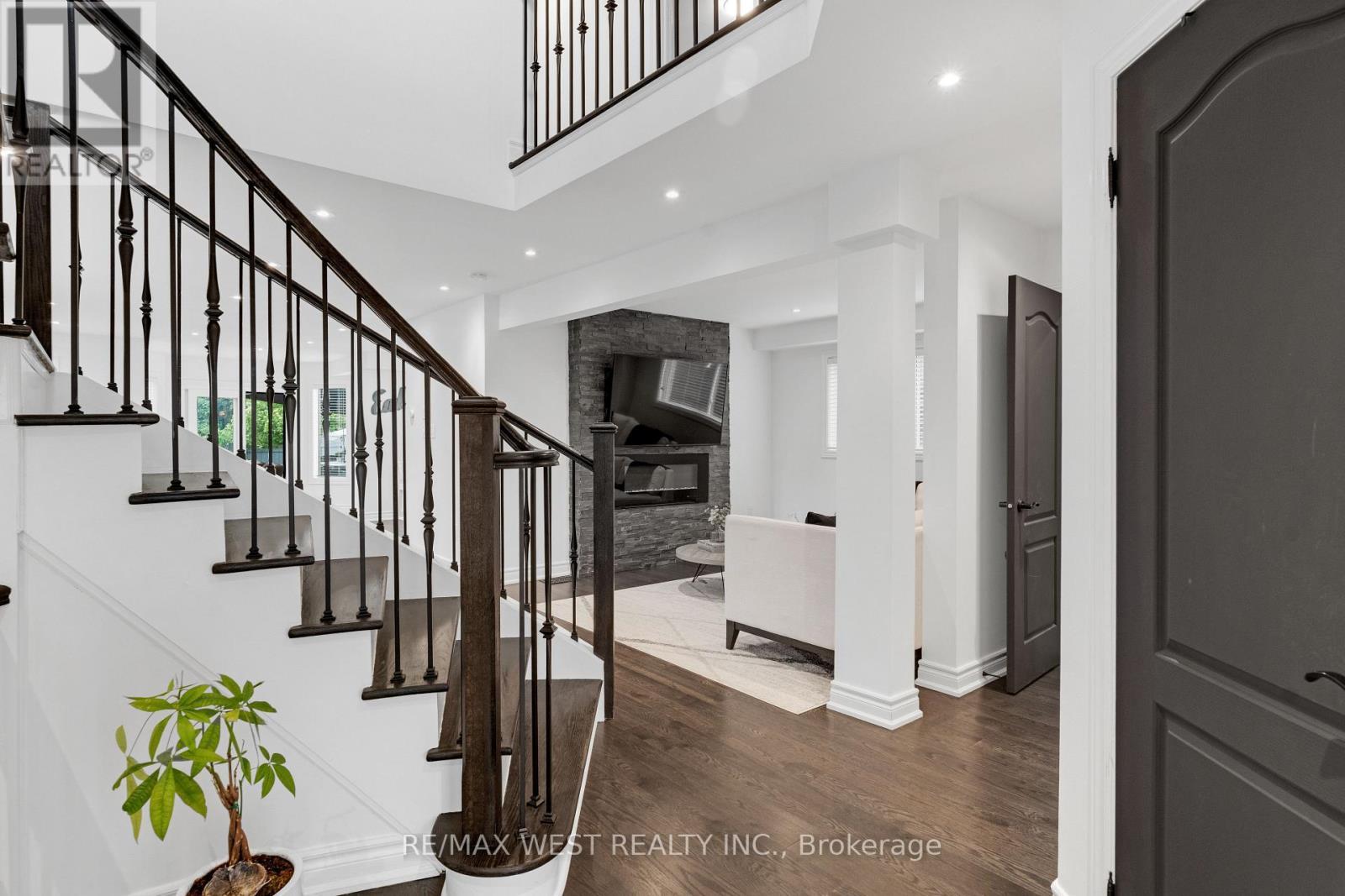 43 Wakely Boulevard, Caledon, ON - Indoor Photo Showing Other Room